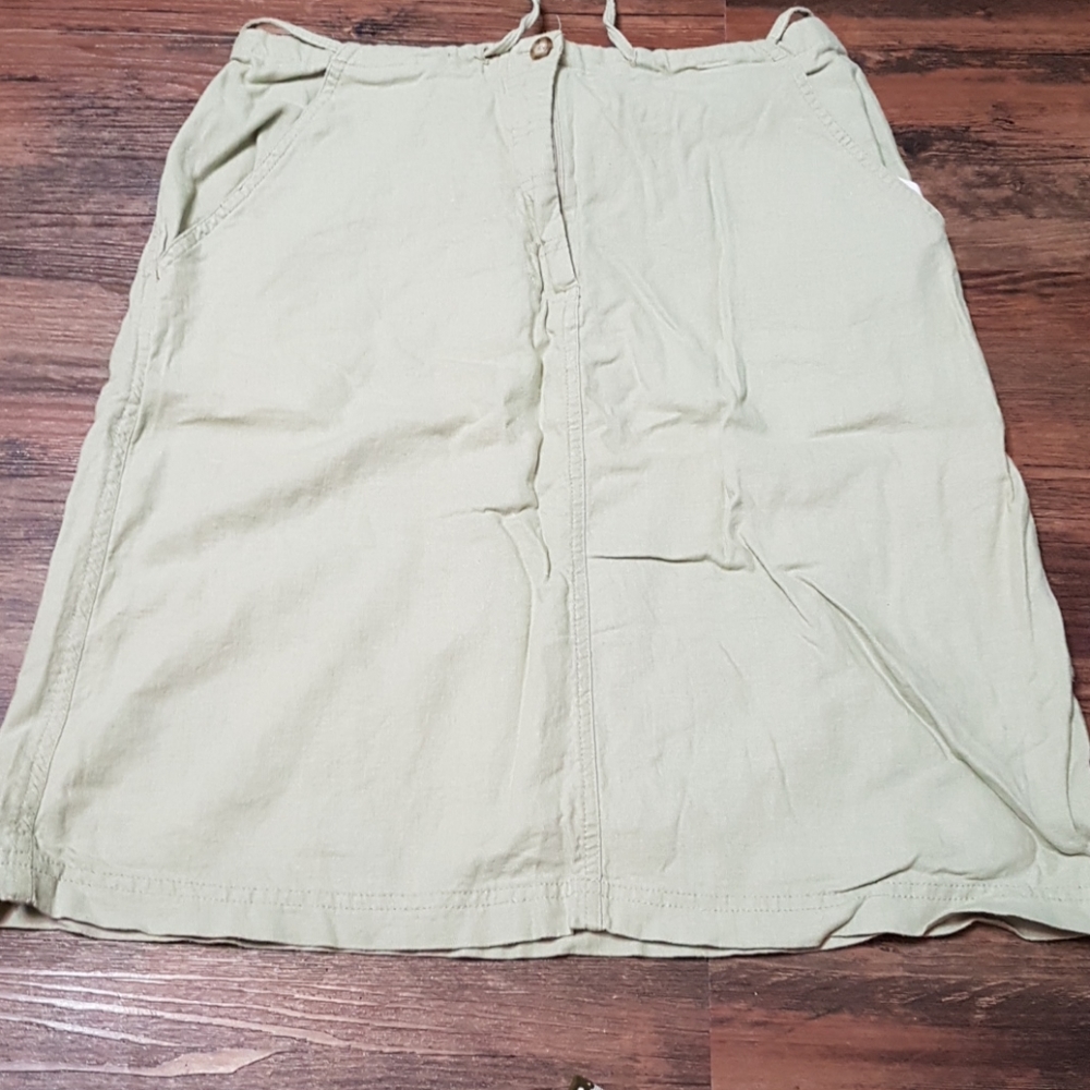 Green skirt